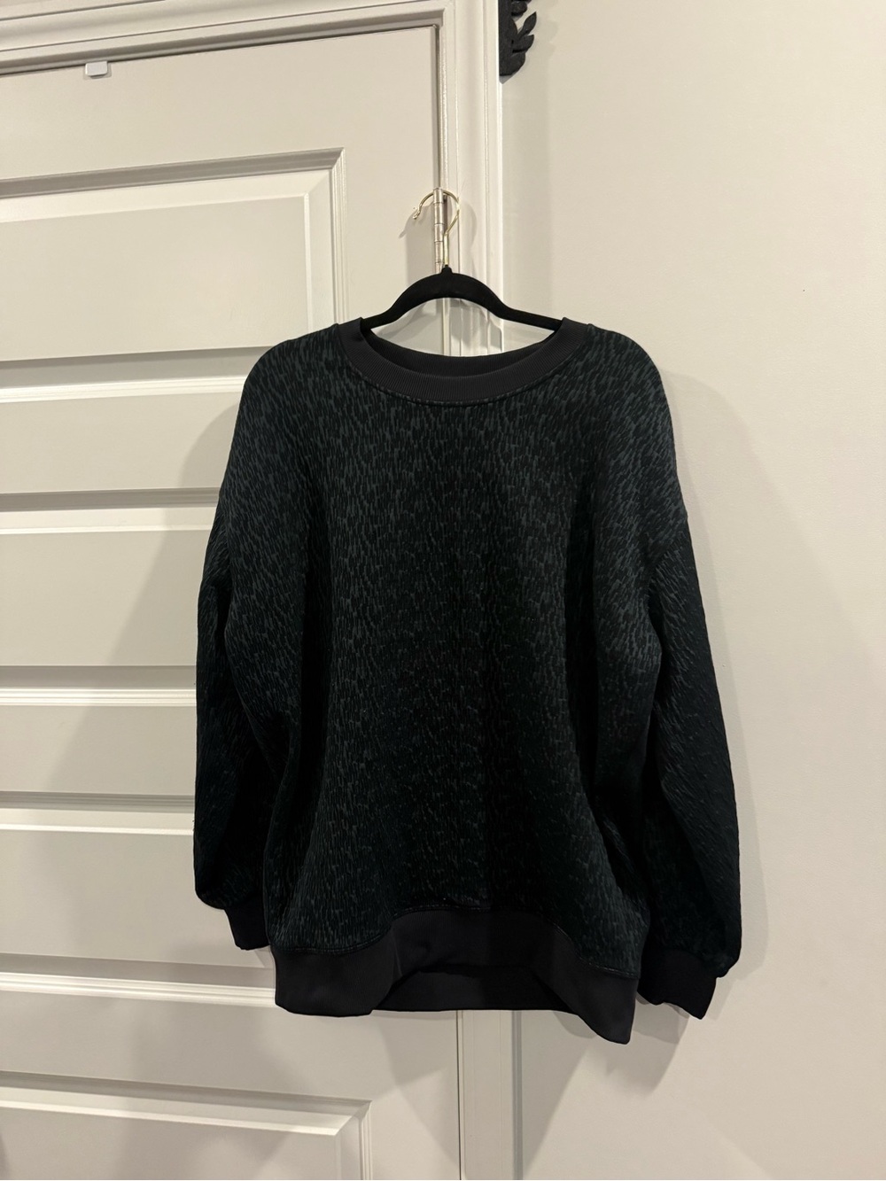 Lululemon Perfectly Oversized Jacquard Crew Black Textured Sweatshirt Women’s